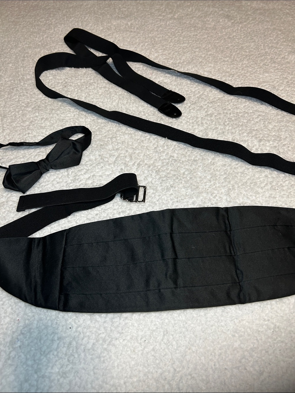 2 Cummerbunds with bow ties & suspenders - Picture 3 of 6